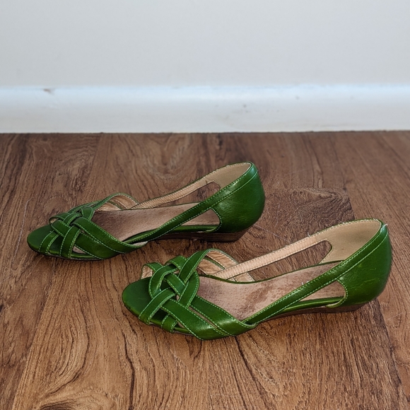 Nine West flats - Picture 3 of 8